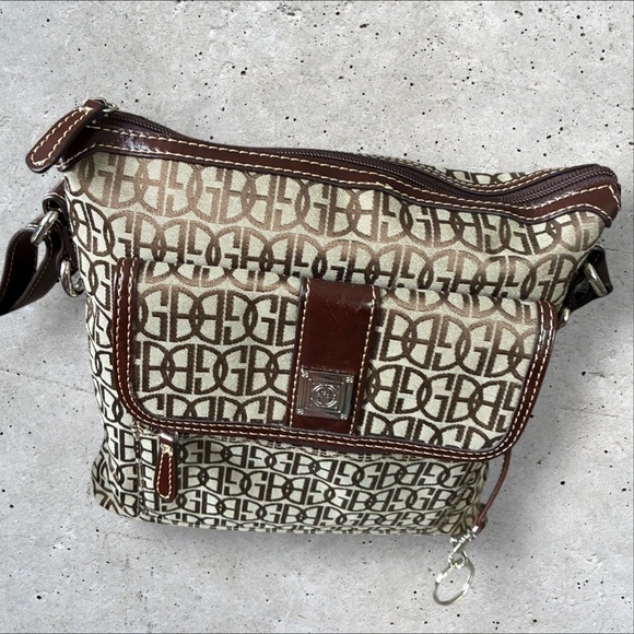 Handbags - Giani Bernini Signature Shoulder Bag EUC Retails $125